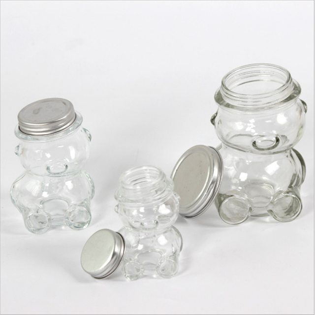 Bear-shaped glass jar packaging, suitable for food and confectionery manufacturers and dessert shops.